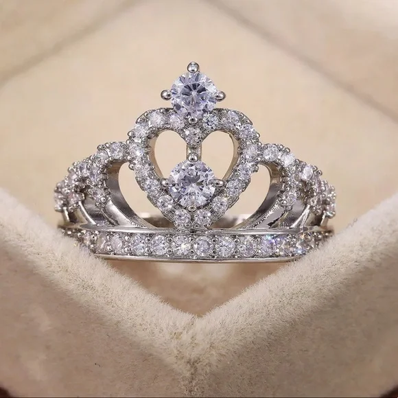 New Crown Princess Cut 4.6 CT White Zircon Ring - Picture 2 of 6